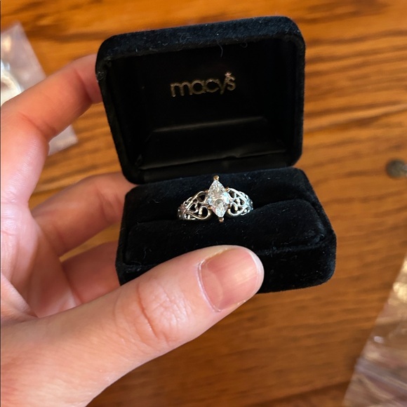 Assorted Silver Rings Collection - Picture 10 of 11